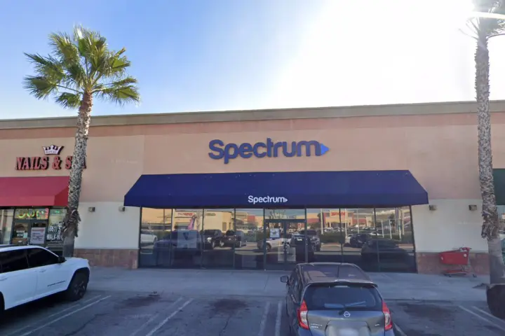 Spectrum - 39450-B 10th St W
