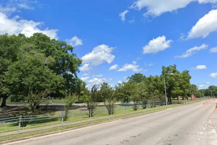 Spectrum - 5700 Novosel St