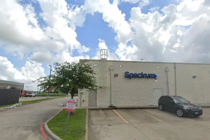 Spectrum - 8425 Memorial Blvd