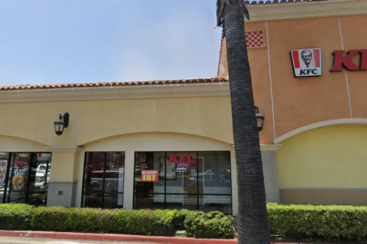 Spectrum - 8642 Whittier Blvd