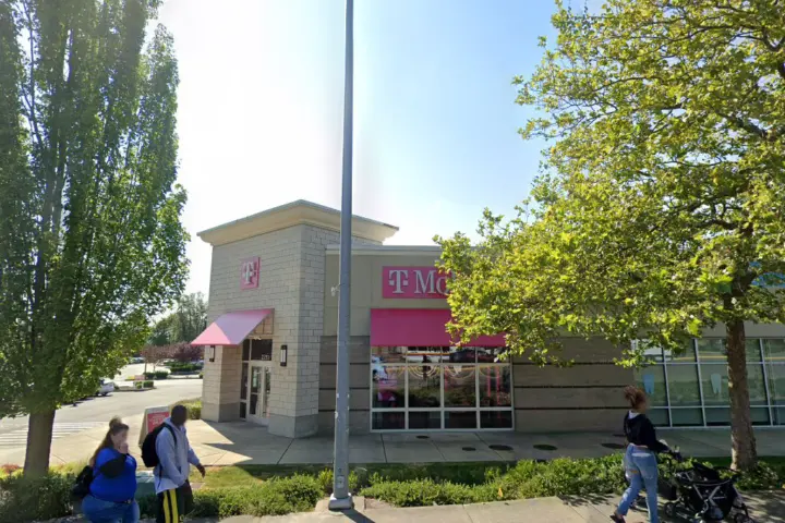 T-Mobile 148th Ave NE & NE 22th St