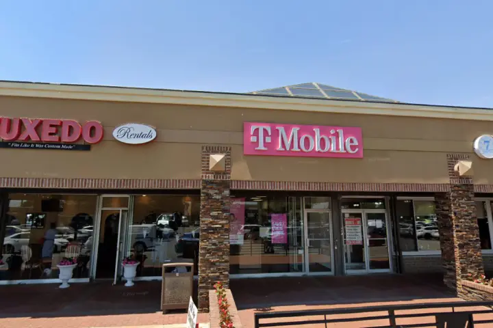 T-Mobile 14th Ave & 132nd St