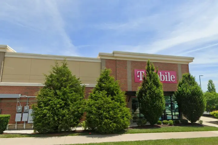 T-Mobile 151st St & Black Bob Rd