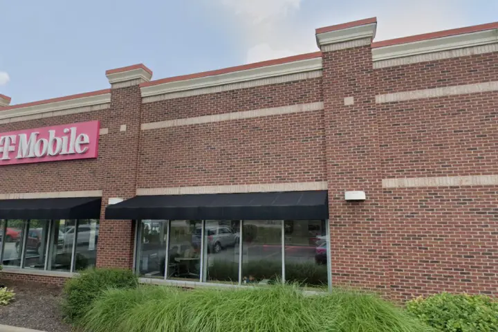 T-Mobile 167th & Crawford