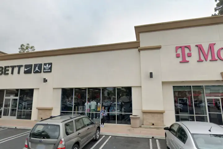 T-Mobile 17th & Tustin