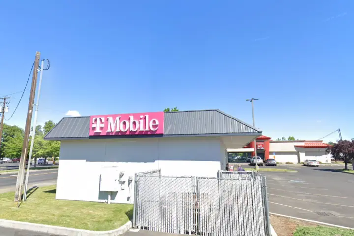 T-Mobile 20th & Court