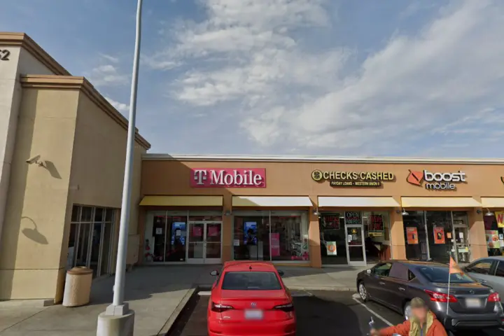 T-Mobile 2nd & Madison