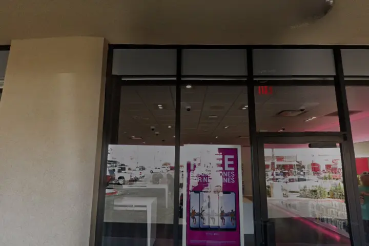 T-Mobile 33rd Ave & Indian School