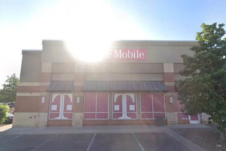 T-Mobile 38th & Quebec