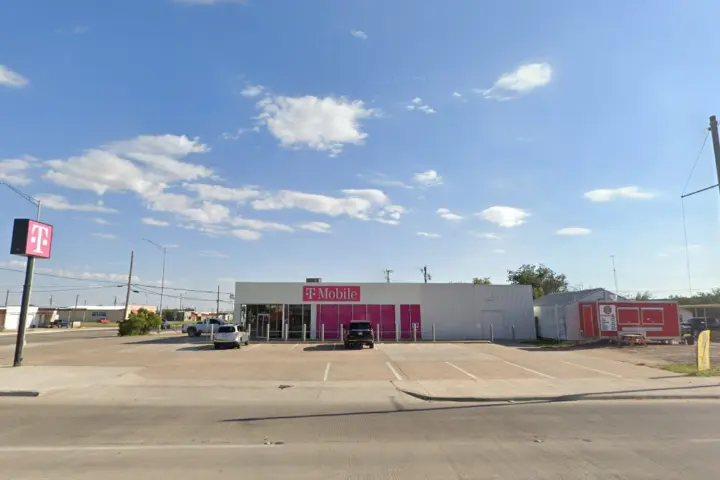 T-Mobile 4th & Dallas