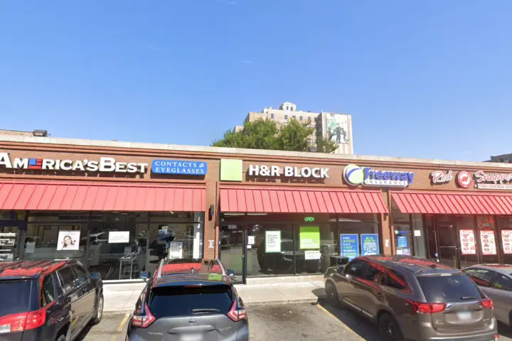 T-Mobile 53rd Street - Hyde Park