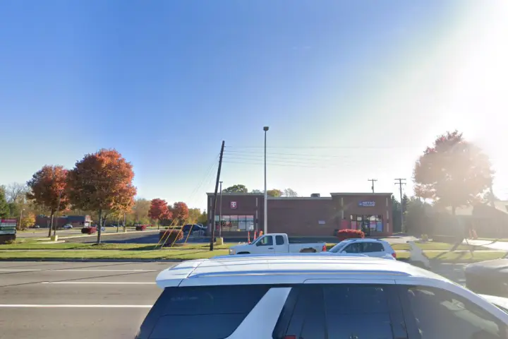 T-Mobile 6 Mile & Middlebelt Rd