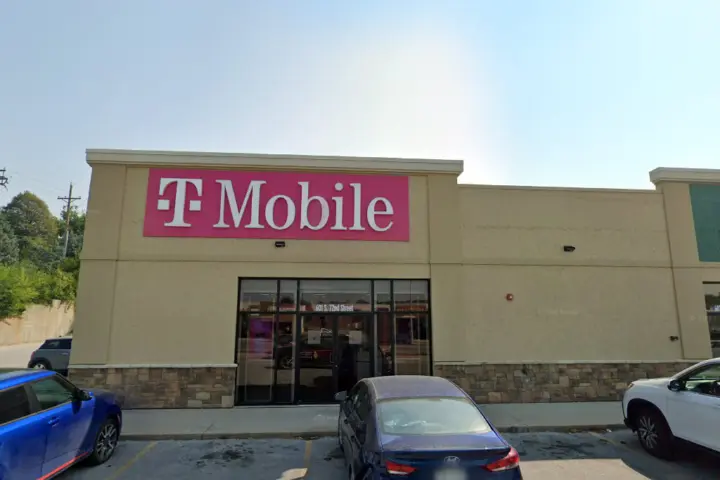 T-Mobile 72nd & Jones Circle