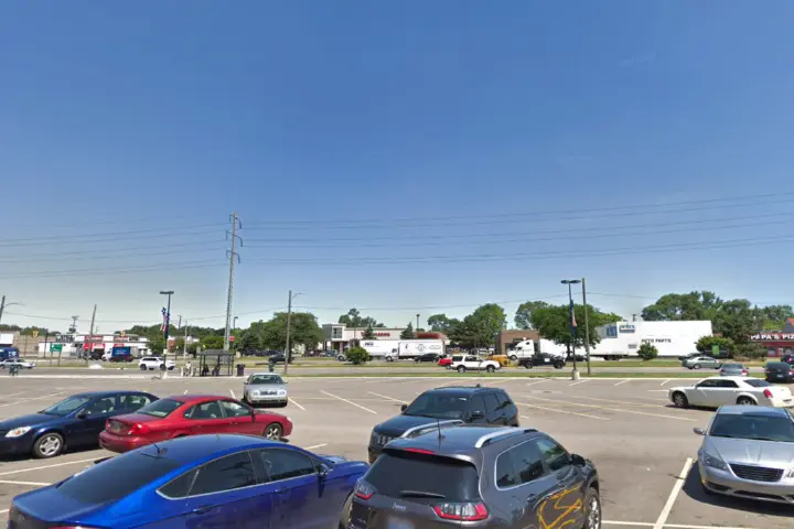 T-Mobile 8 Mile Rd & Dequindre