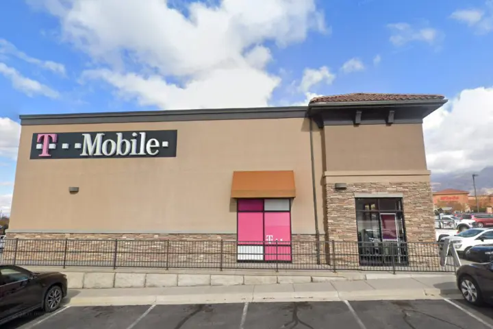 T-Mobile 800 N & 1200 W