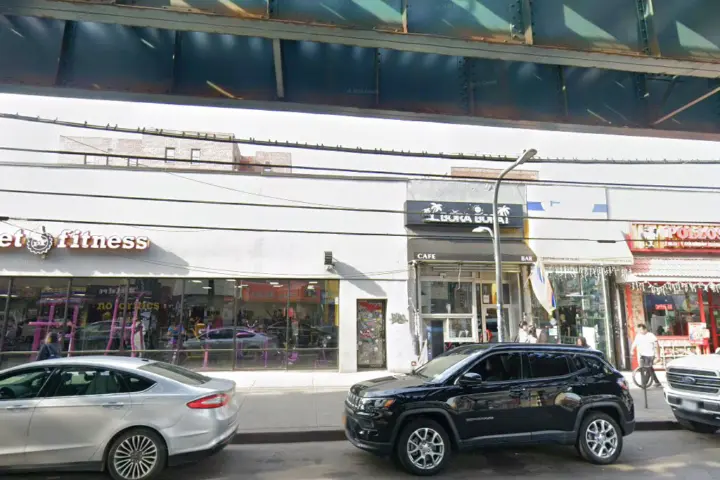 T-Mobile 86th & Roosevelt Ave