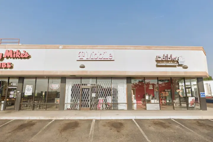T-Mobile 8th & Moreno
