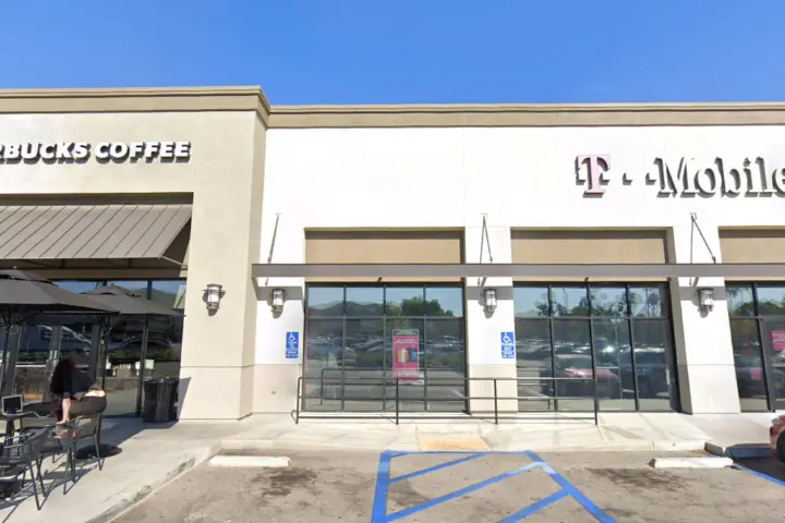 T-Mobile 91 Freeway & Mckinley St