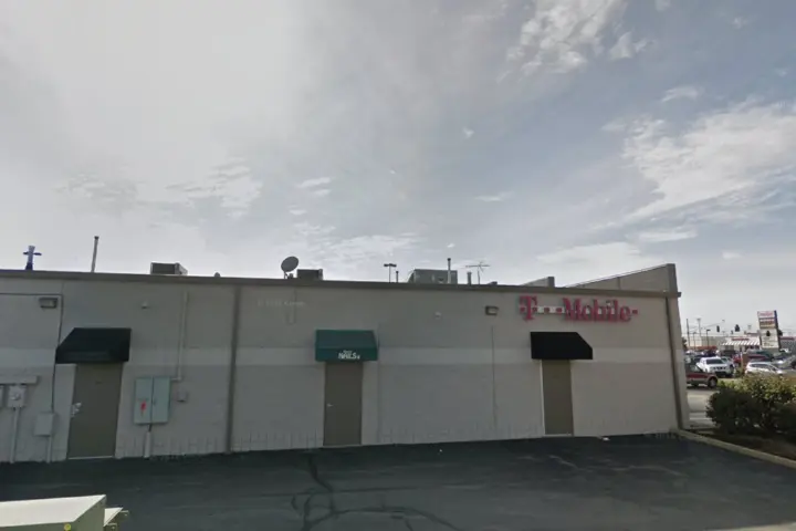 T-Mobile 96th & Kincaid