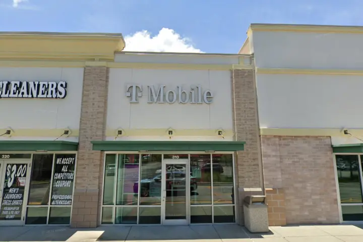 T-Mobile A1A N & Palm Valley Rd
