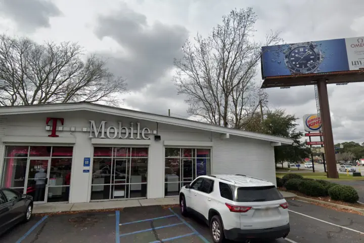 T-Mobile Abercorn St & White Bluff Rd