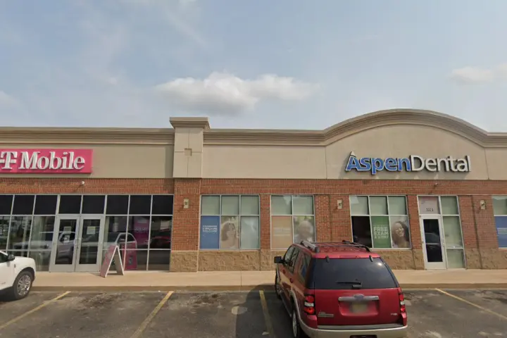 T-Mobile Alpine Ave NW