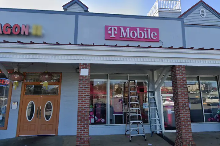 T-Mobile Alps Rd & Broad St