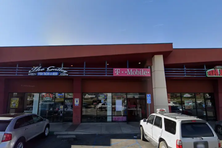 T-Mobile Apple Valley & Bear Valley