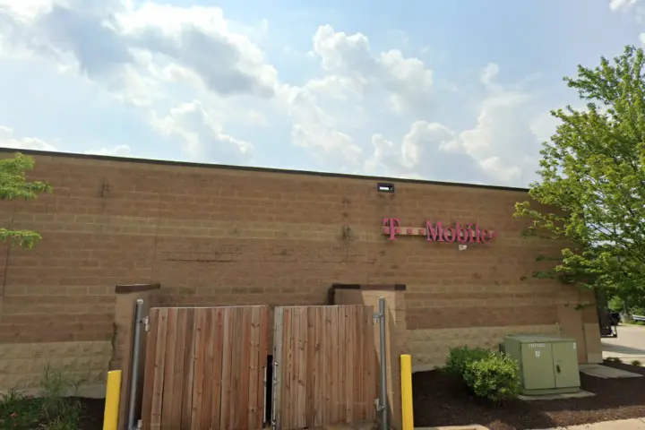 T-Mobile Archer Ave & W 135th St