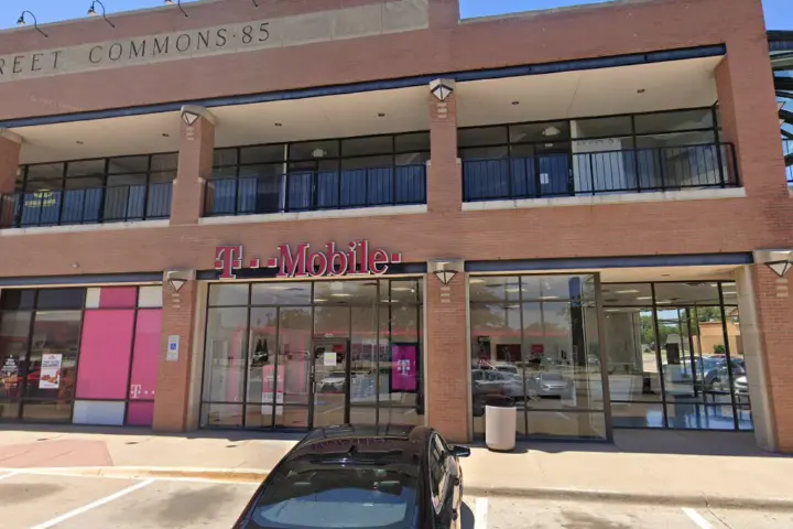 T-Mobile Arkansas Ln & Cooper St