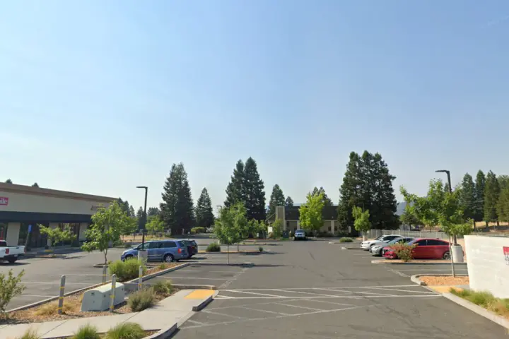 T-Mobile Arprt Park Blvd & Commerce Dr