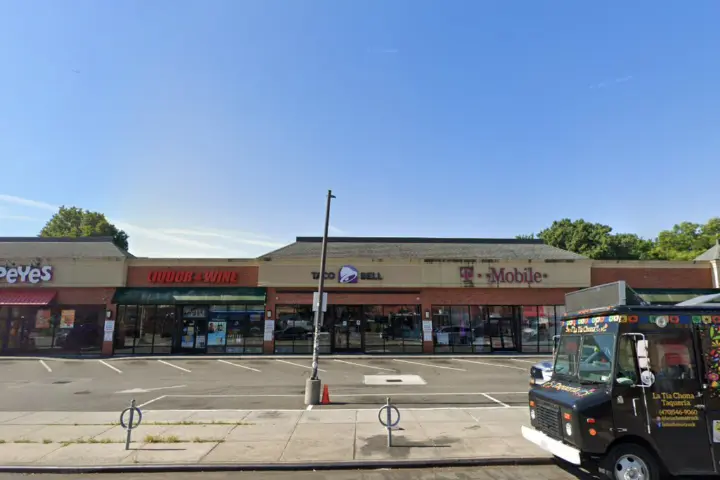 T-Mobile Astoria Blvd & 83rd St