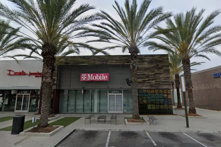 T-Mobile Azalea Shopping Center