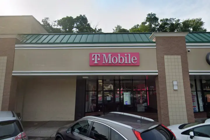 T-Mobile Banksville Plaza