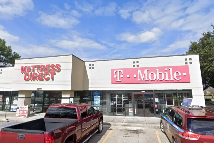 T-Mobile Barataria Blvd & Lapalco Blvd
