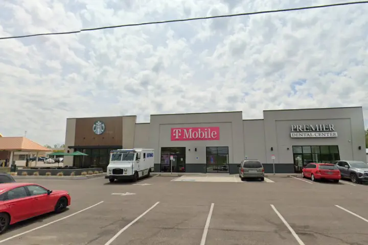 T-Mobile Beechlake Shopping Center