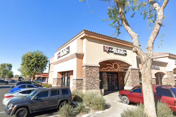 T-Mobile Bethany Plaza