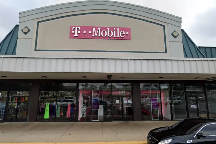 T-Mobile Branch Ave & St Barnabas Rd