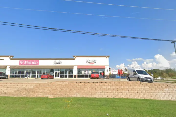 T-Mobile Brentwood Dr & Whitehouse Dr