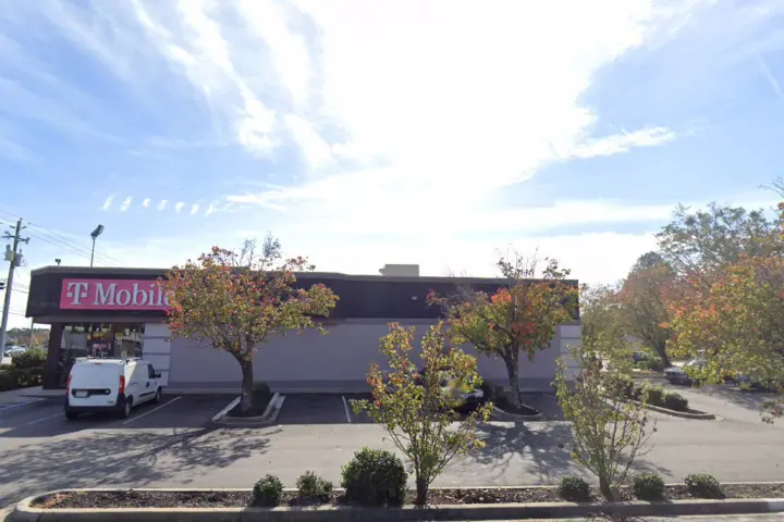 T-Mobile Broad St & N Bultman Dr