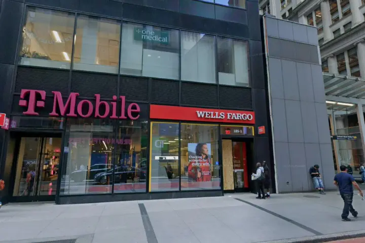 T-Mobile Broadway & Dey