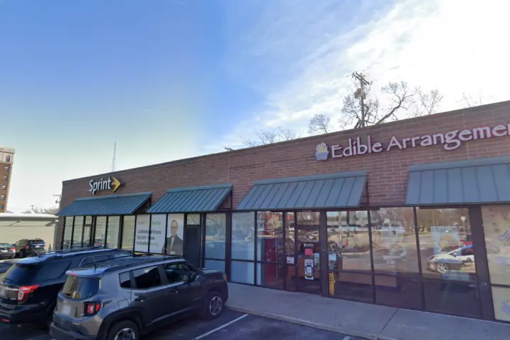 T-Mobile Broadway Blvd & Valentine Rd