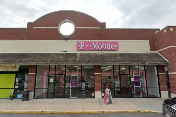 T-Mobile Brook Rd & Brook Run Dr