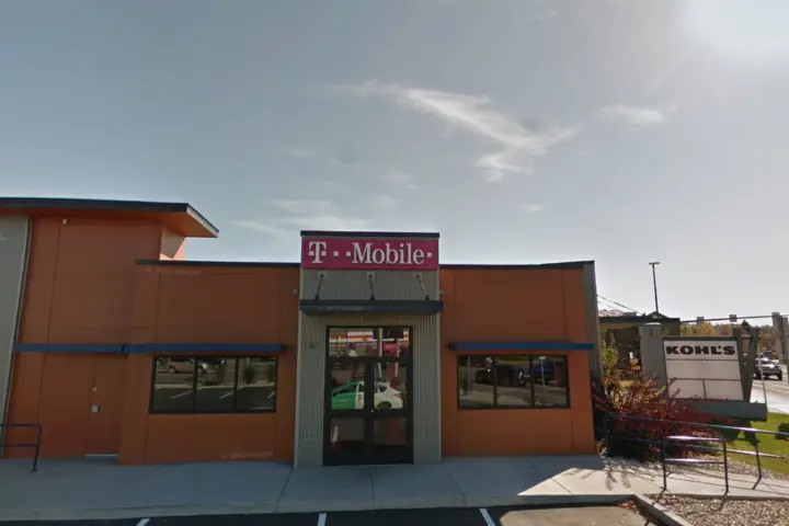 T-Mobile Brooks & Reserve