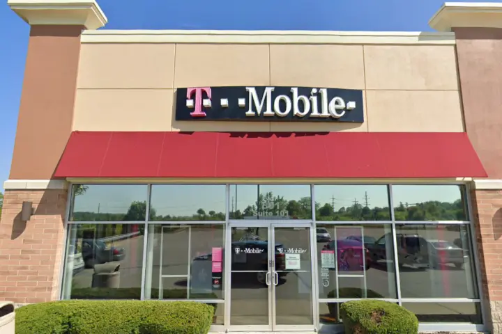 T-Mobile Butterfield Rd & Naperville Rd