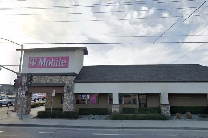 T-Mobile Calloway & Rosedale