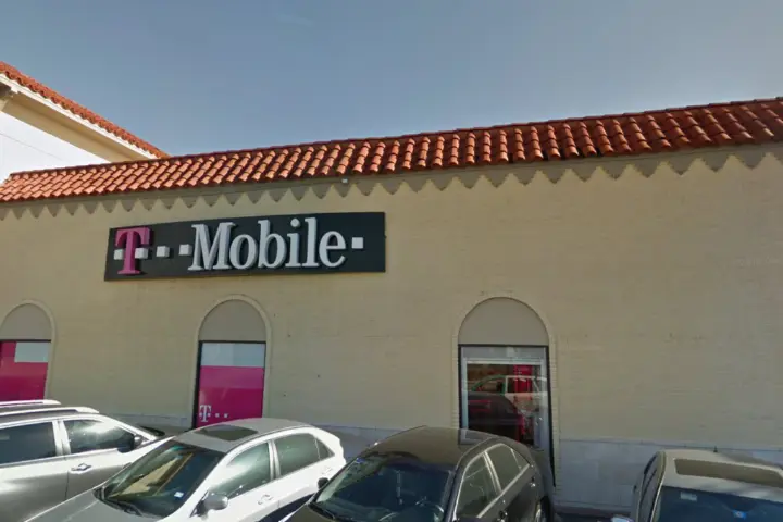 T-Mobile Casa Linda