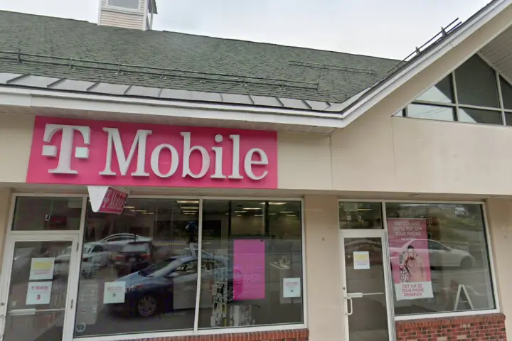T-Mobile Cedar & Dilla
