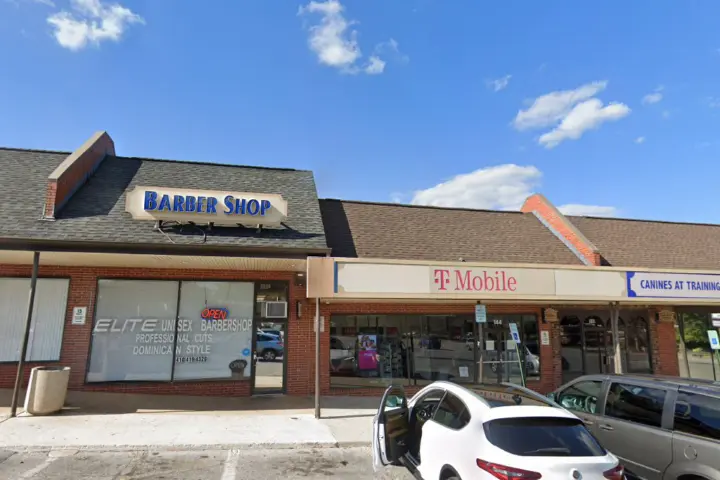 T-Mobile Chartley Dr & Shirley Manor Rd