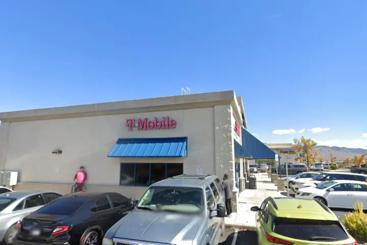 T-Mobile Clear Creek Plaza